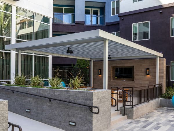 Aluminum pergola