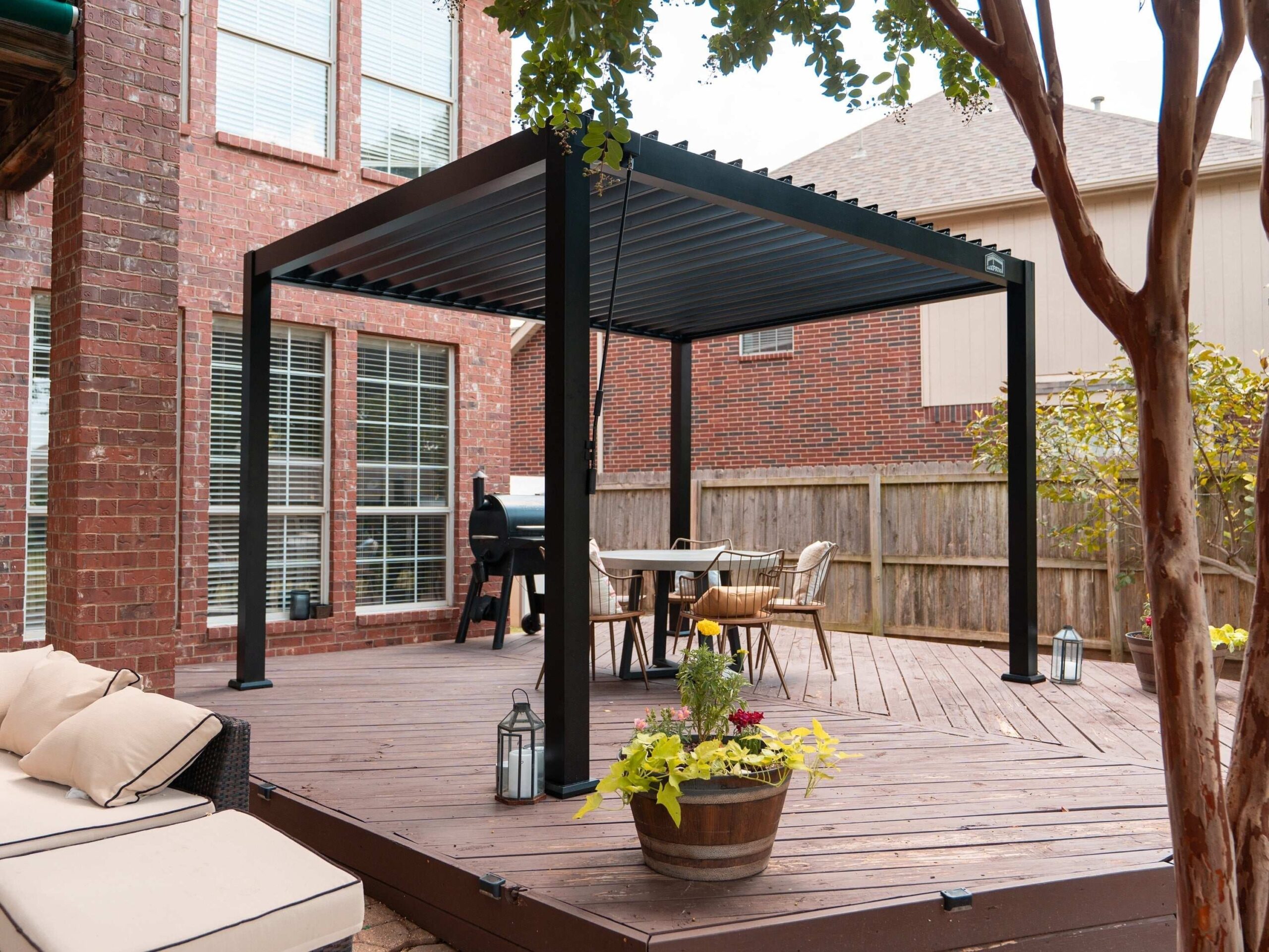 Freestanding aluminum pergola system