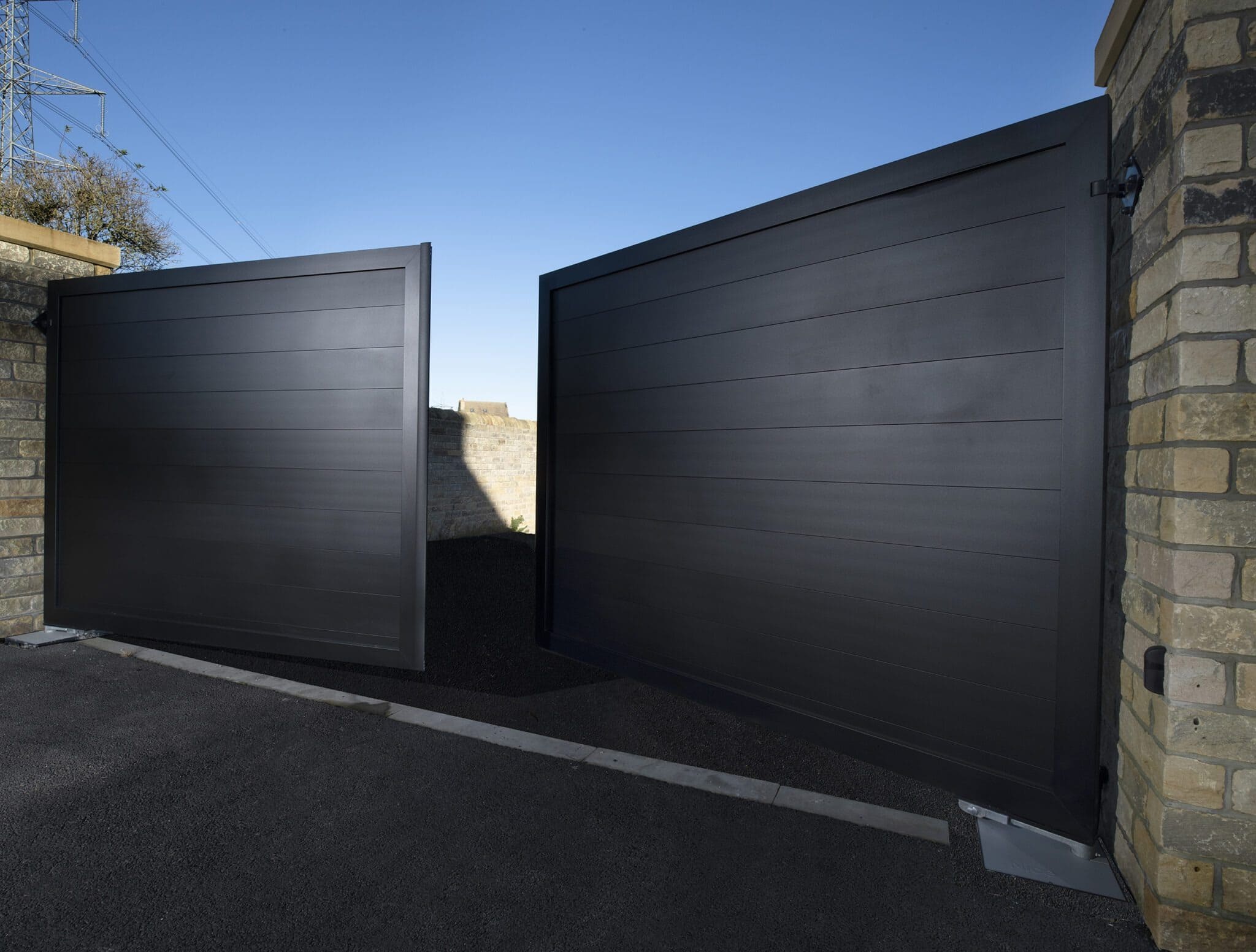 Aluminum fence gate system