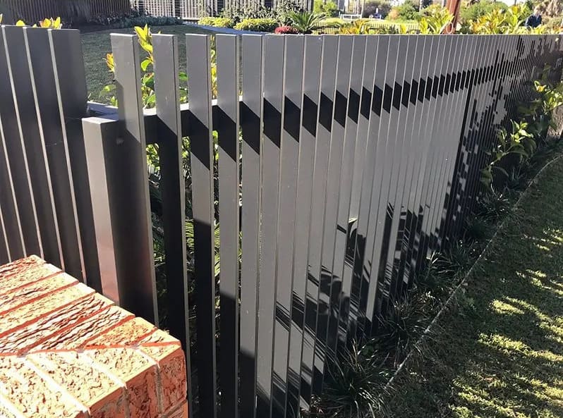 Aluminum slat fence system