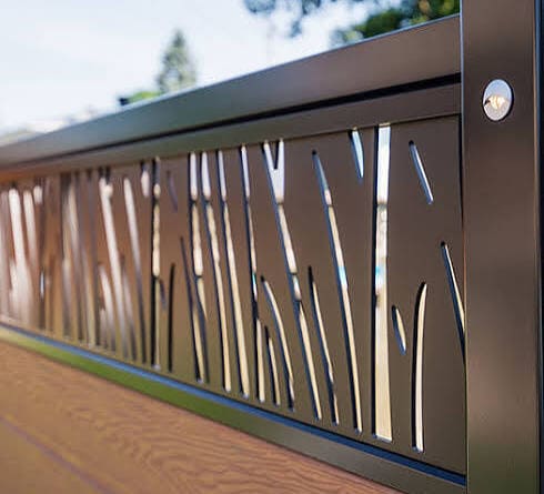 Decorative aluminum fence system