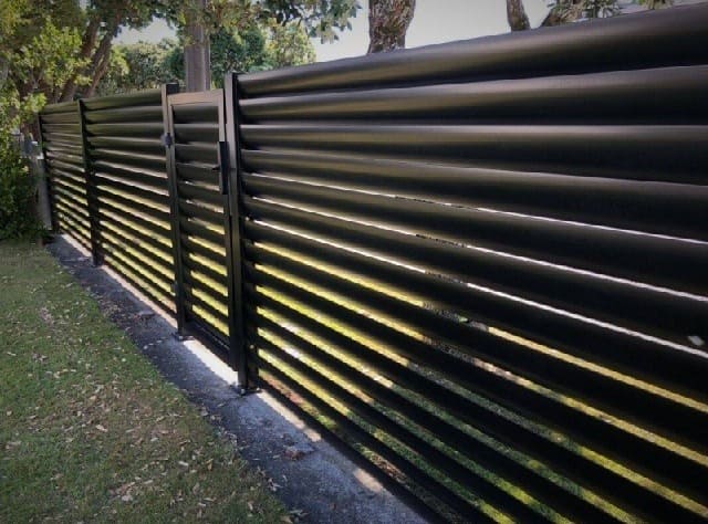 Aluminum louver fence
