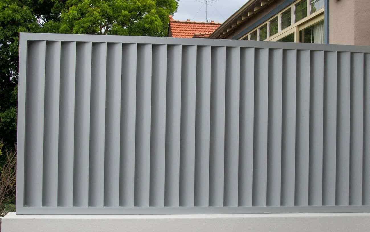 VALUNO aluminum vertical louver fence
