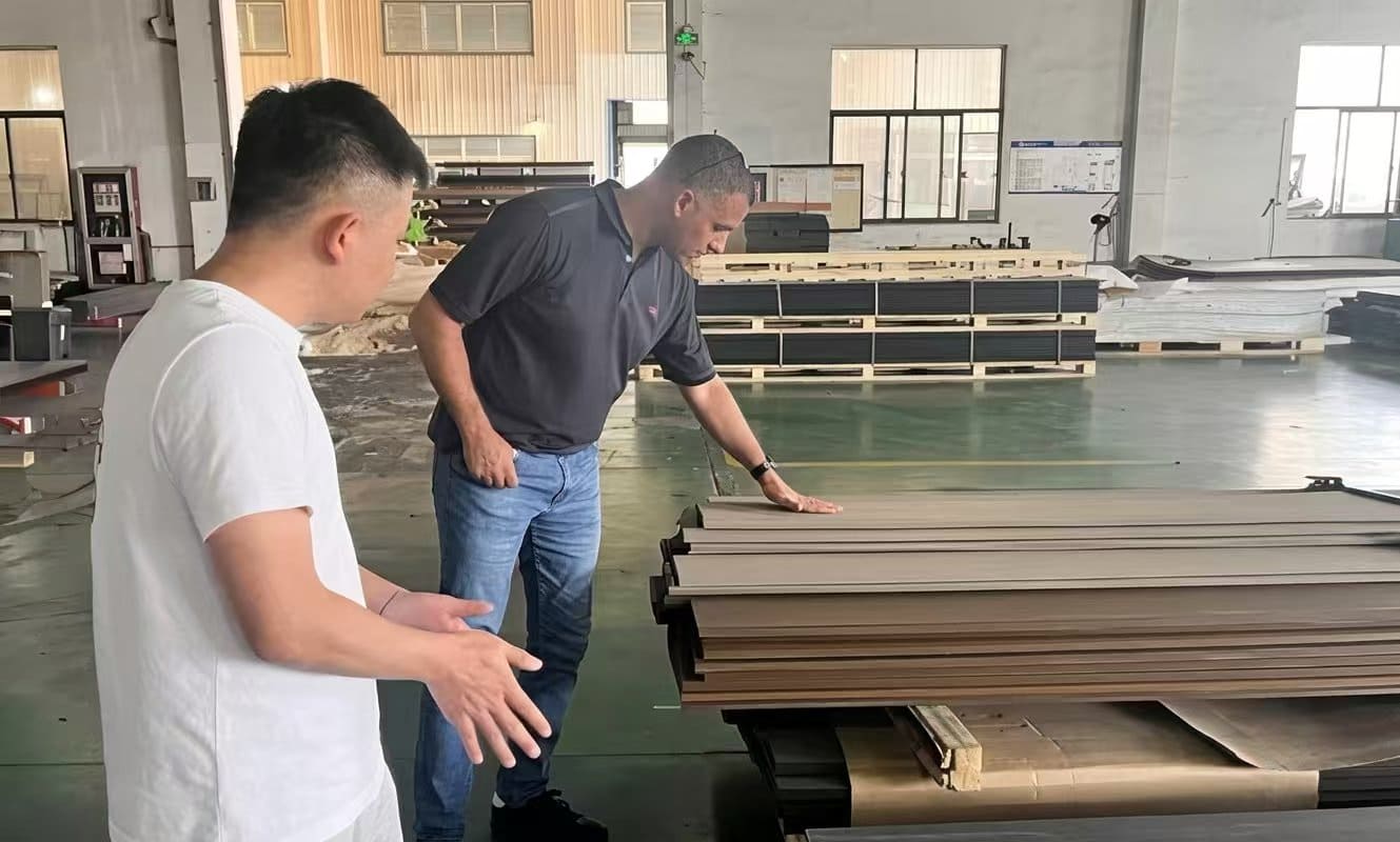 VALUNO aluminum and WPC fence quality inspection