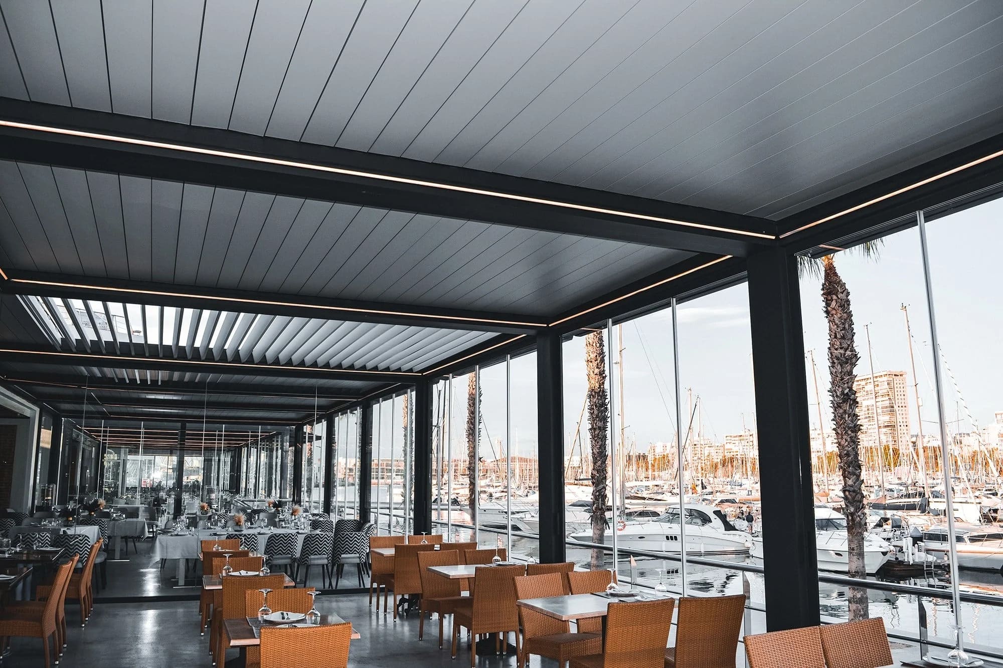 Bioclimatic pergola installed in a commercial outdoor space