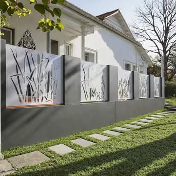 Decorative aluminum fence