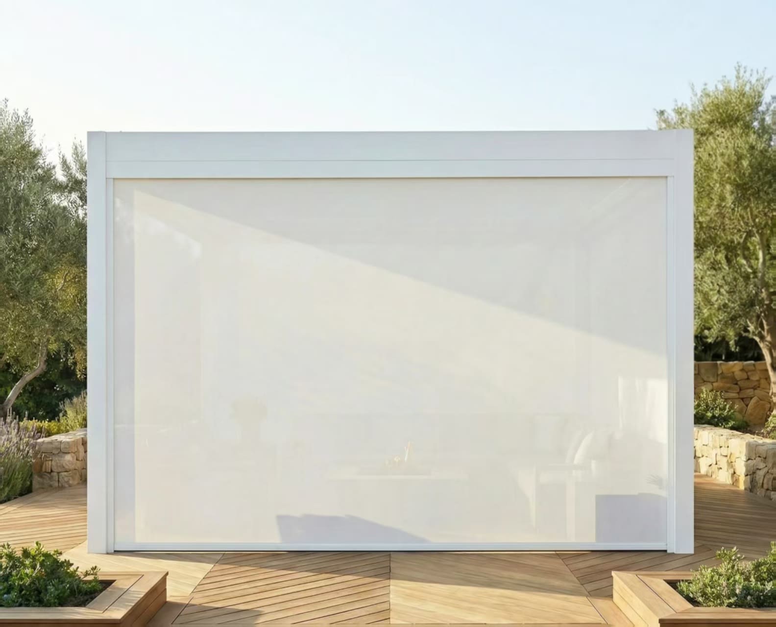 Aluminum pergola with ZIP screen